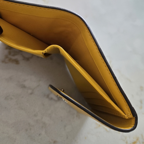 Coach Signature Wallet - Picture 12 of 14